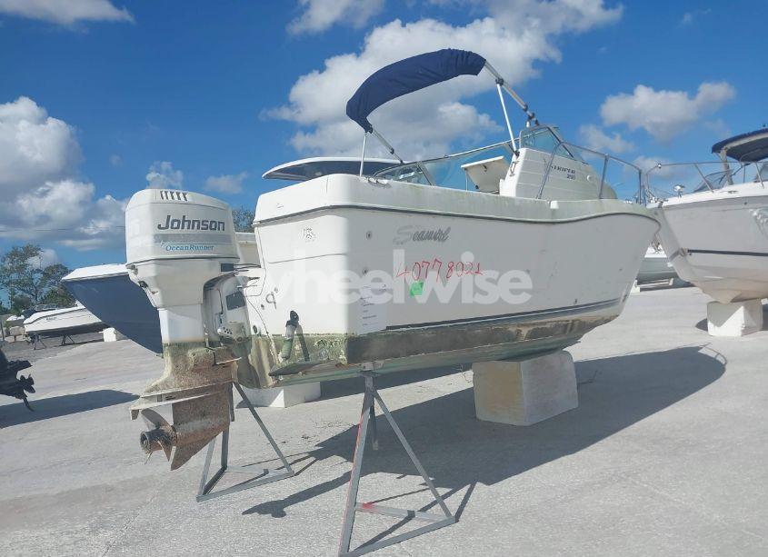 Photo 4 of 1998 Seaswirl Boat (VIN BRCN085CJ798)