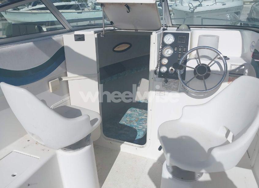 Photo 5 of 1998 Seaswirl Boat (VIN BRCN085CJ798)