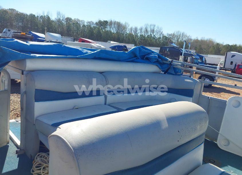 Photo 8 of 1995 Suntracker Open MOTORBOAT (VIN BUJ01526A595)