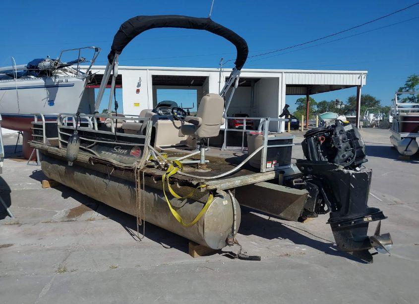 Photo 3 of 2019 Suntracker Other N/A (VIN BUJ02066L819)