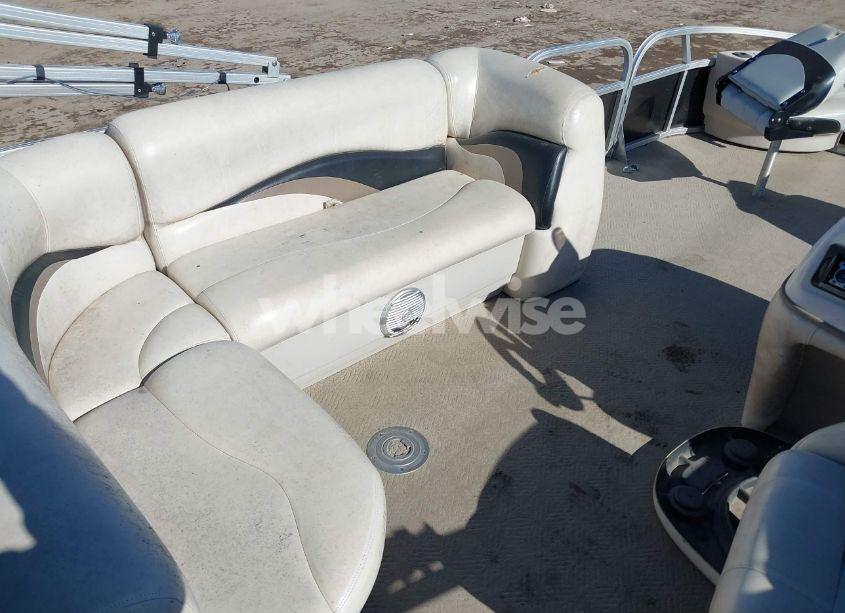 Photo 17 of 2010 Suntracker Pontoon 21FT (VIN BUJ09031J011)