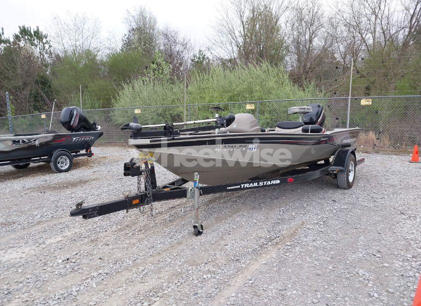 Photo 2 of 2002 Tracker Unknown N/A (VIN BUJ2475DC202)