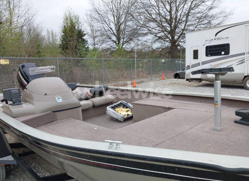 Photo 5 of 2002 Tracker Unknown N/A (VIN BUJ2475DC202)