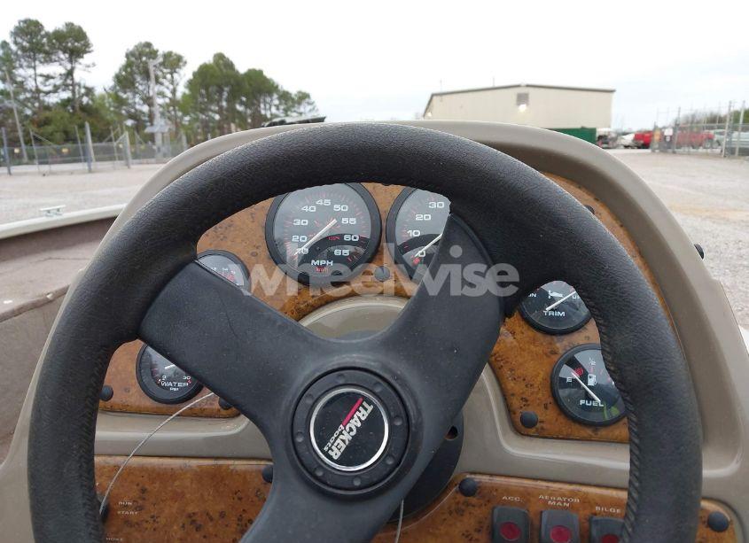 Photo 7 of 2002 Tracker Unknown N/A (VIN BUJ2475DC202)