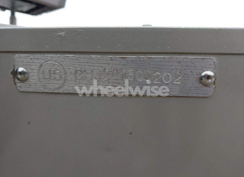 Photo 9 of 2002 Tracker Unknown N/A (VIN BUJ2475DC202)