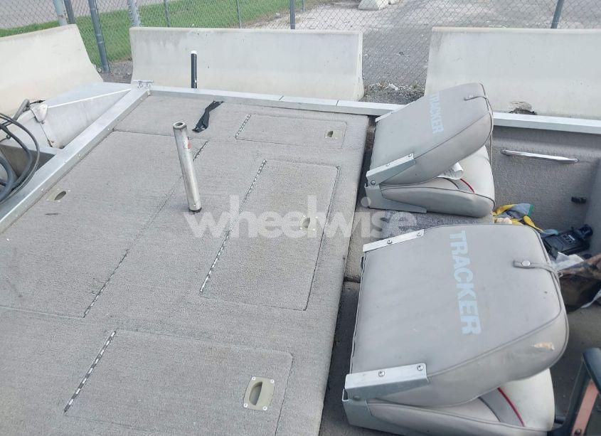 Photo 8 of 1997 Tracker Bassboat N/A (VIN BUJ51442K697)