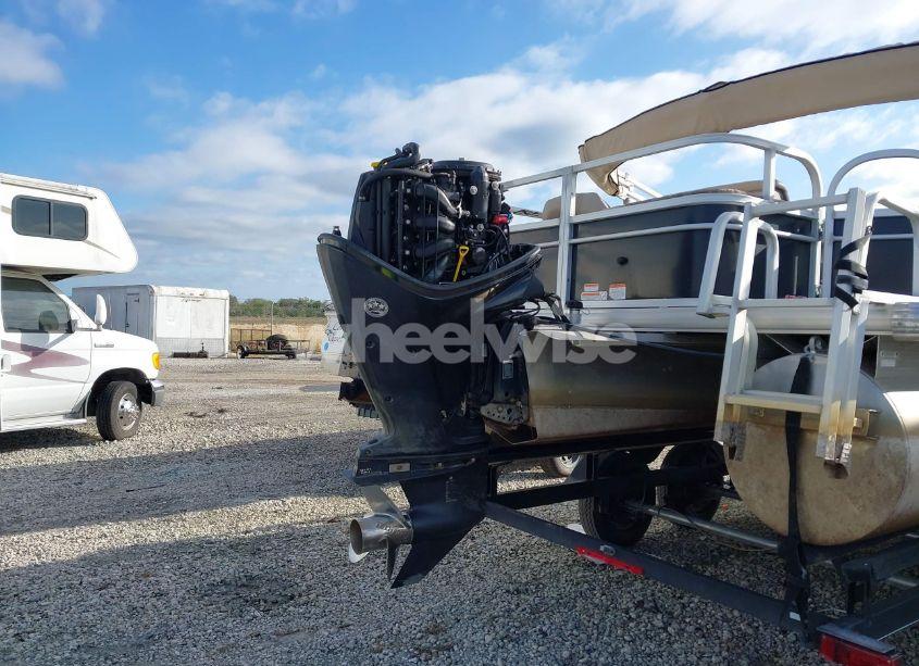 Photo 10 of 2018 Suntracker Other N/A (VIN BUJ53806I718)