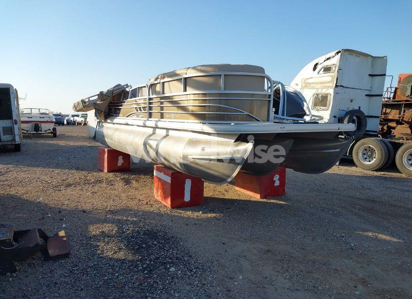 2021 Suntracker Other N/A (VIN BUJ62675G021) main photo