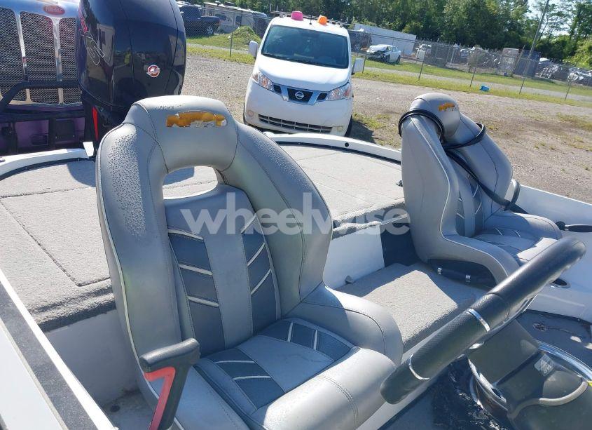 Photo 8 of 2021 Nitro Bassboat (VIN BUJ70260A121)