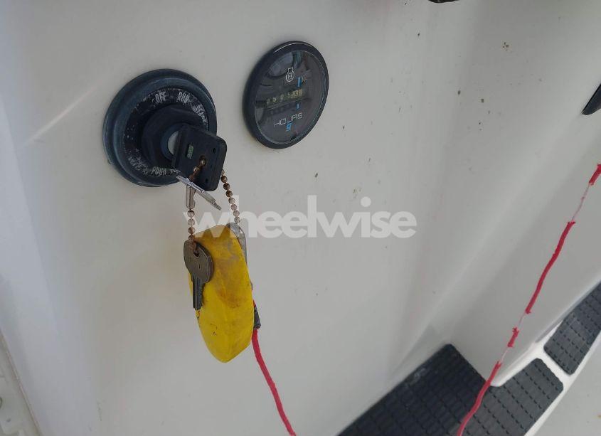 Photo 11 of 1998 Boston Whaler OTHER (VIN BWCAK078A898)