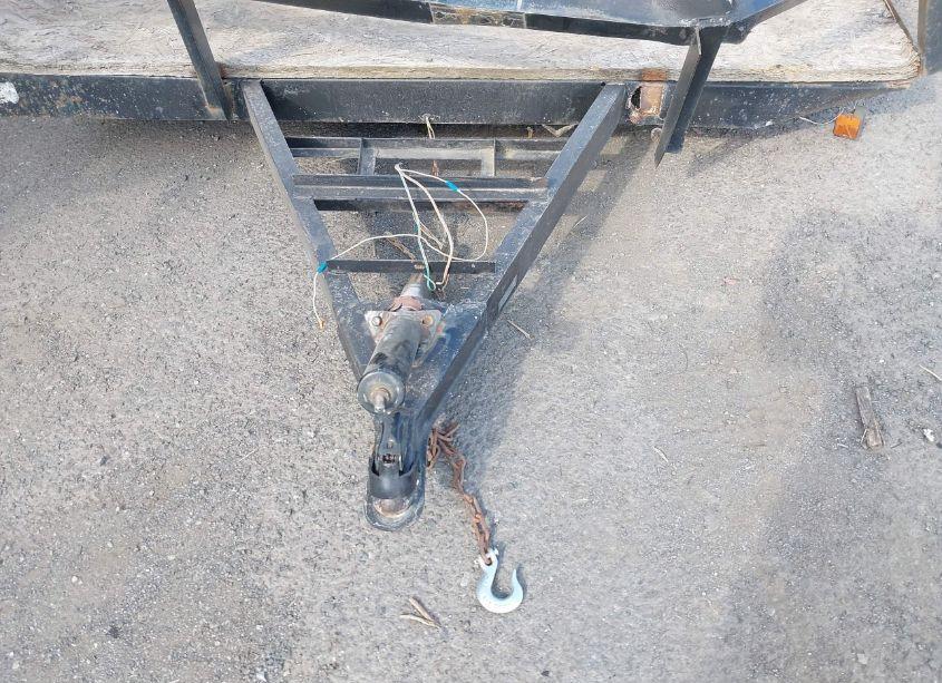 Photo 10 of 2000 Utility Trailer (VIN CA1104352)