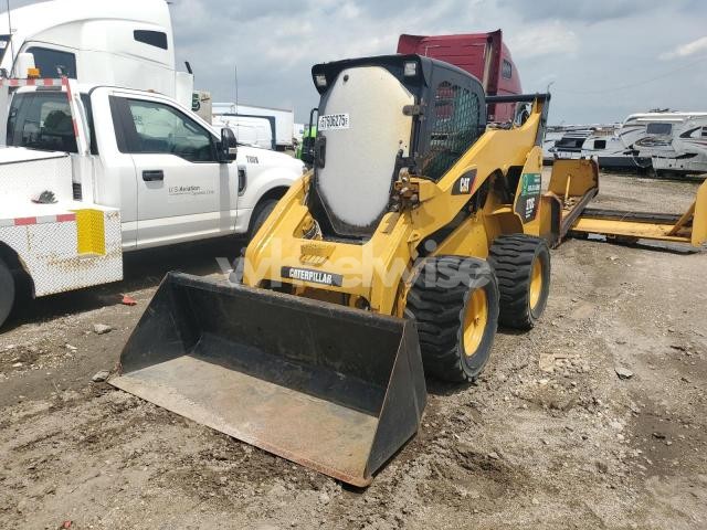 Photo 5 of 2010 CATERPILLAR 272C SKID STEER LOADER N/A (VIN CAT0272CVRED00395)