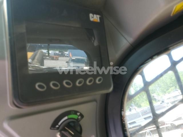 Photo 8 of 2022 CATERPILLAR 299D3 XE TRACKED SKID STEER LOADER (VIN CAT0299DEBX904326)