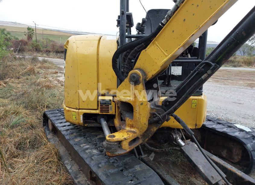 2015 Caterpillar 305.5e2 MINI EXCAVATOR (VIN CAT3055ECEJX00337) main photo