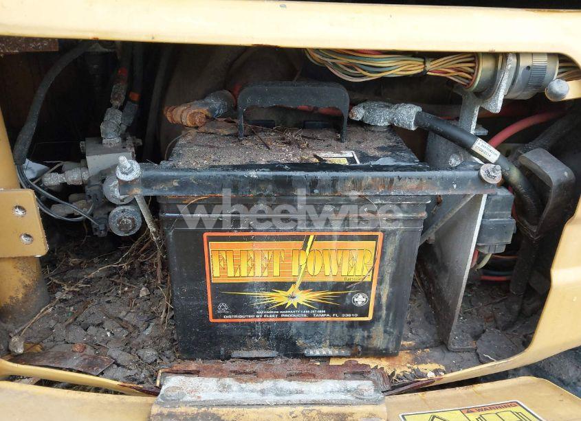 Photo 10 of 2015 Caterpillar 305.5e2 MINI EXCAVATOR (VIN CAT3055ECEJX00337)