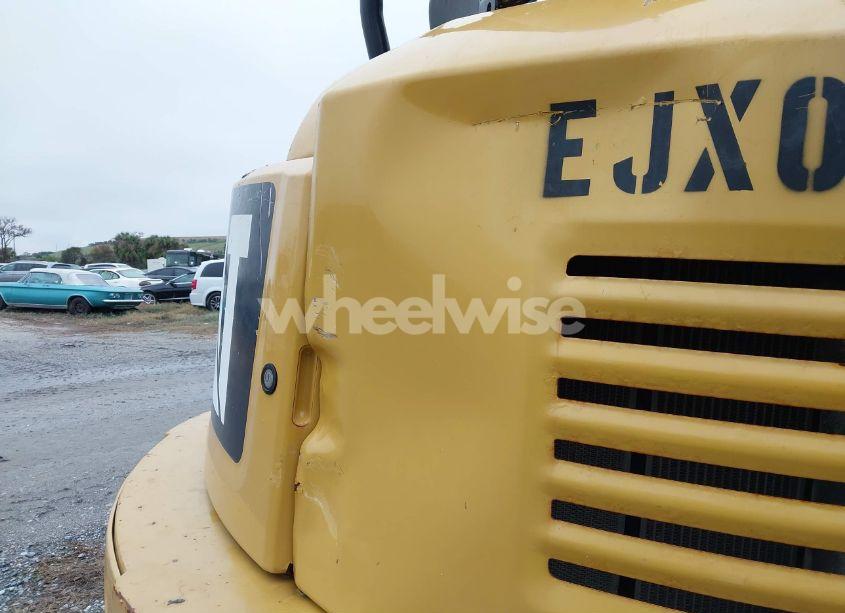 Photo 12 of 2015 Caterpillar 305.5e2 MINI EXCAVATOR (VIN CAT3055ECEJX00337)