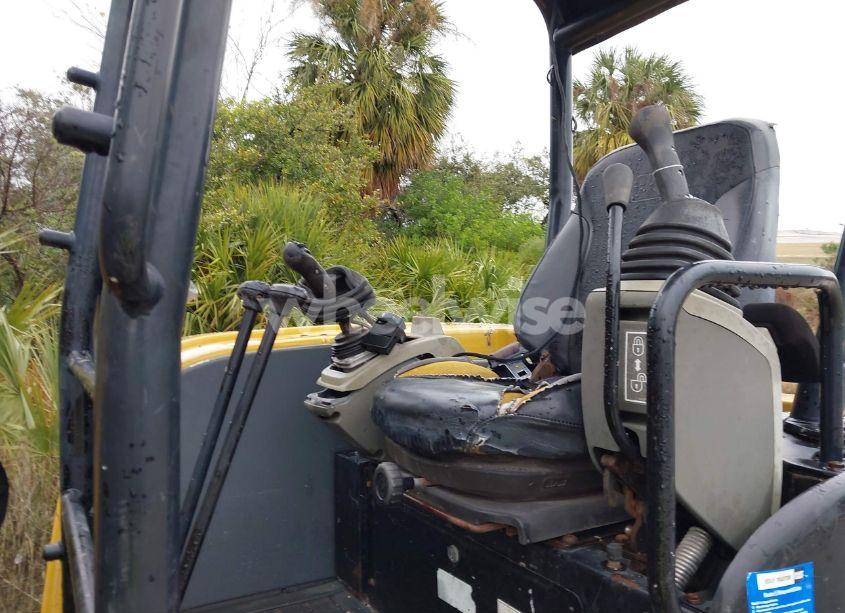 Photo 8 of 2015 Caterpillar 305.5e2 MINI EXCAVATOR (VIN CAT3055ECEJX00337)