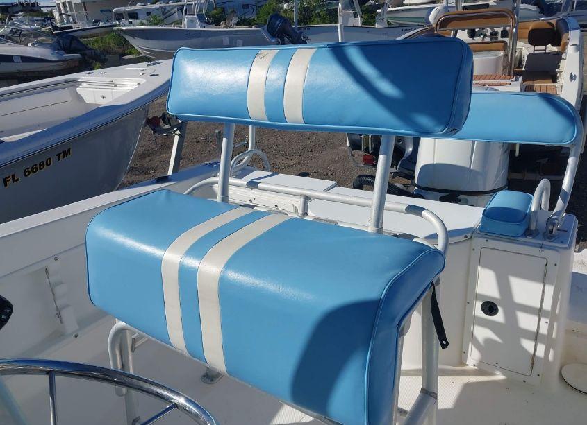 Photo 8 of 1999 Cobia Other N/A (VIN CBA132LCB999)