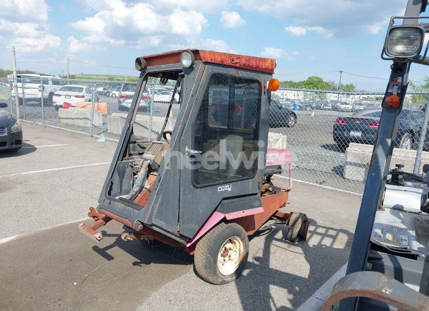 2000 Toro Forklift