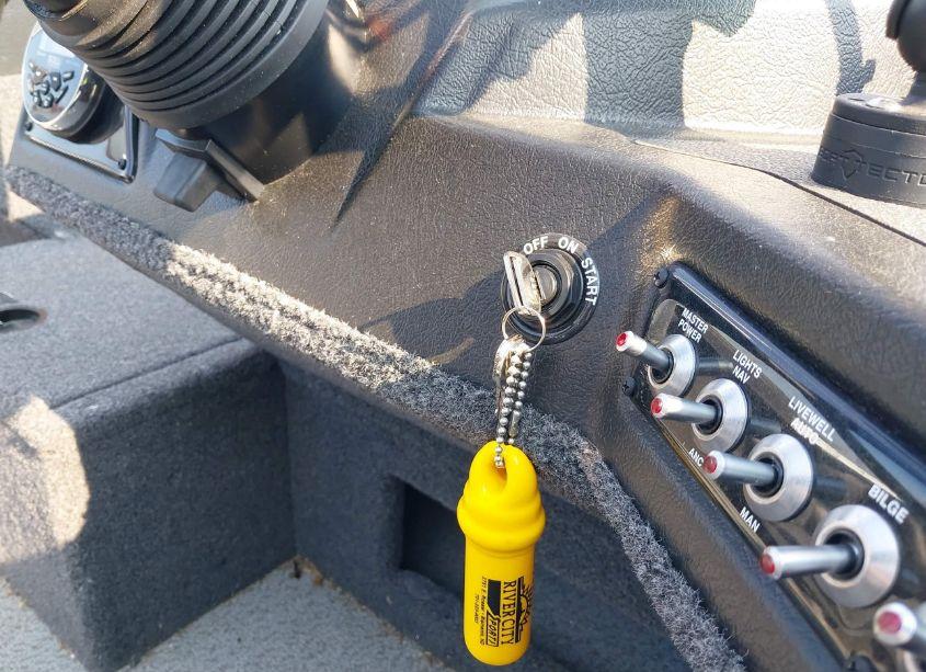 Photo 11 of 2021 Crestliner 1750 FISH HAWK & TRAILER (VIN CRCFM234D121)