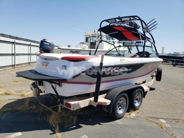 Photo 3 of 2002 CORRECT CRAFT BOAT W/TRL (VIN CTC27162J102)