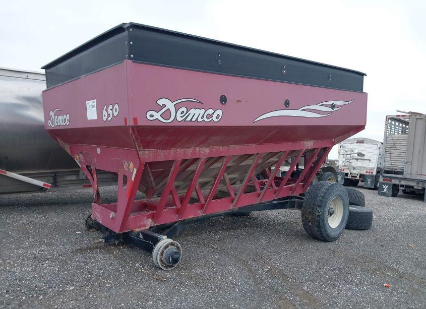 Photo 2 of 2007 Demco 650 GRAIN CART (VIN DEMCO650)