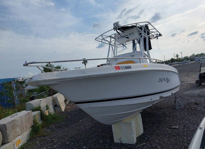 Photo 2 of 2005 Donzi Other N/A (VIN DNAF2001F405)