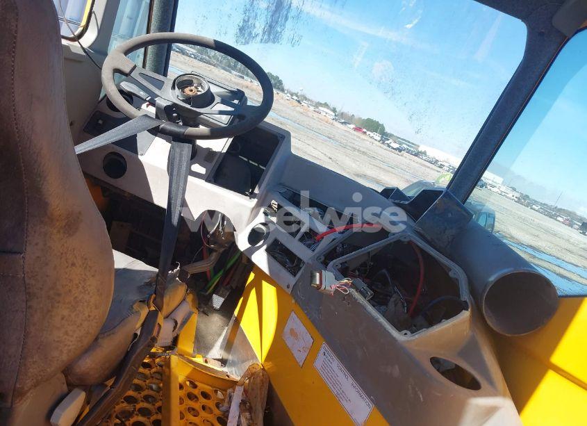 Photo 10 of 2016 Ottawa Yard SPOTTER (VIN EINJ817EE16340664)