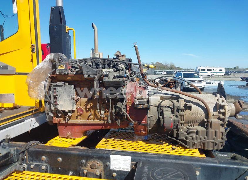 Photo 7 of 2016 Ottawa Yard SPOTTER (VIN EINJ817EE16340664)