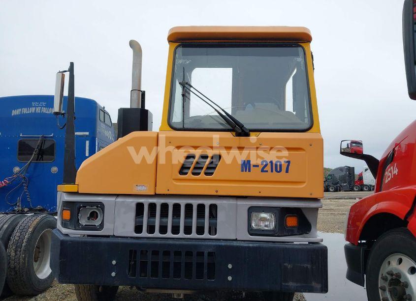 Photo 11 of 2018 Ottawa Yard SPOTTER (VIN EINJ817EE18348825)