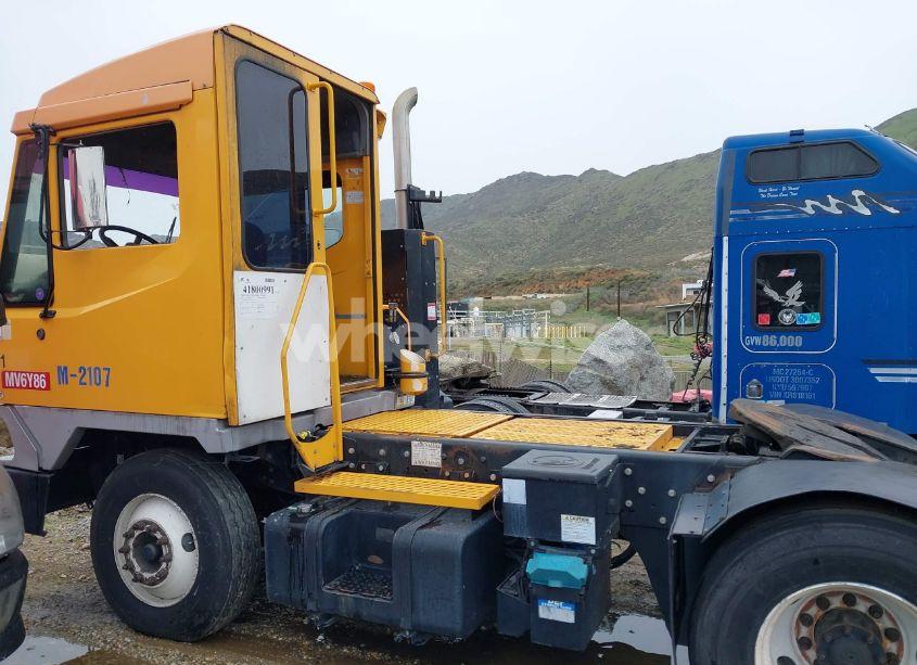 Photo 13 of 2018 Ottawa Yard SPOTTER (VIN EINJ817EE18348825)