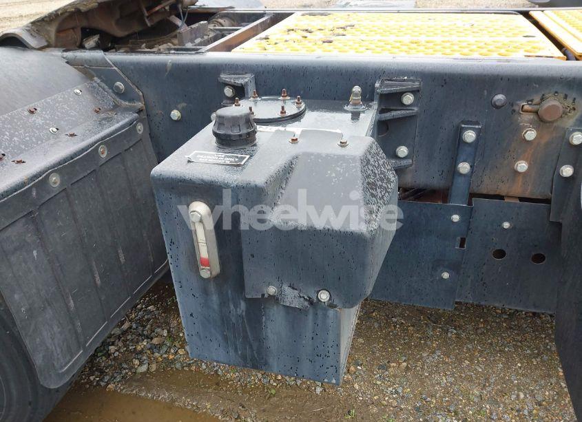 Photo 17 of 2018 Ottawa Yard SPOTTER (VIN EINJ817EE18348825)