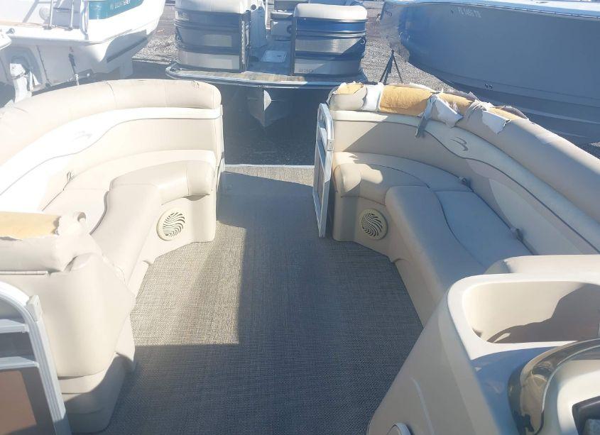 Photo 12 of 2015 Bennington Other (VIN ETWA9136L415)