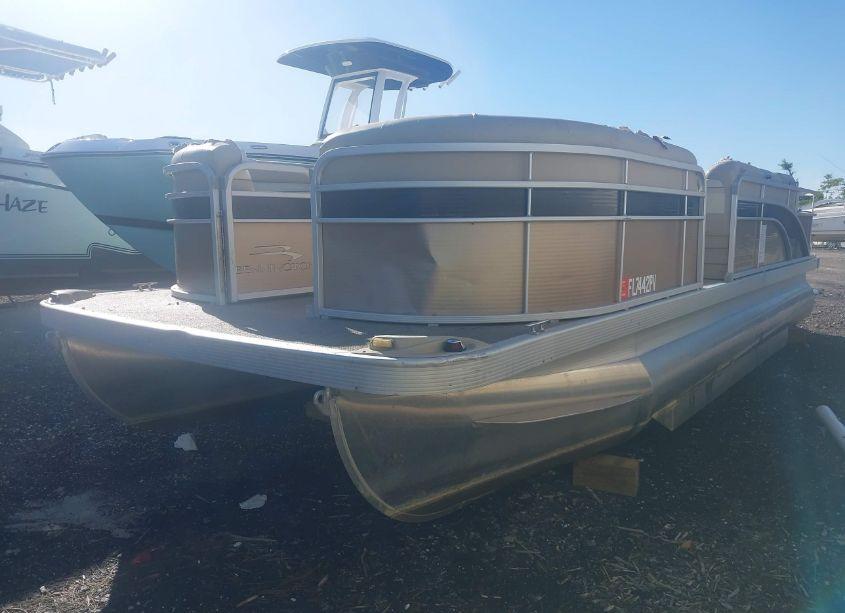 Photo 2 of 2015 Bennington Other (VIN ETWA9136L415)