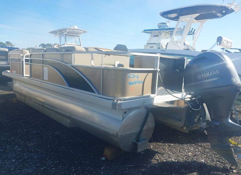 Photo 3 of 2015 Bennington Other (VIN ETWA9136L415)