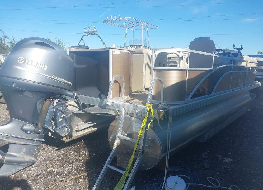 Photo 4 of 2015 Bennington Other (VIN ETWA9136L415)