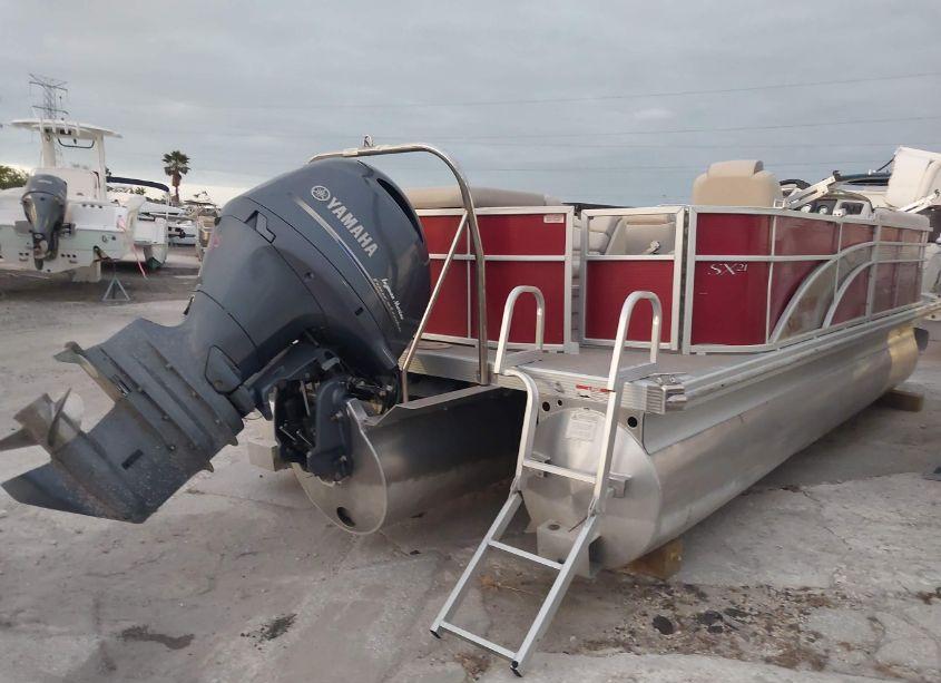 Photo 4 of 2016 Bennington Other (VIN ETWD1287B616)