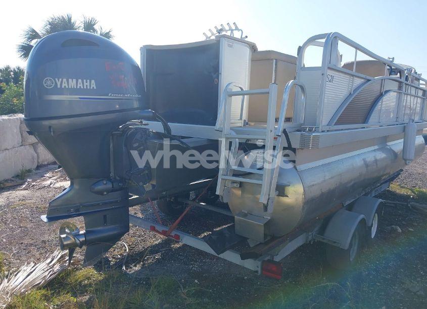 Photo 4 of 2018 Bennington Other (VIN ETWE8620F718)