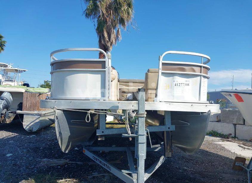 Photo 6 of 2018 Bennington Other (VIN ETWE8620F718)