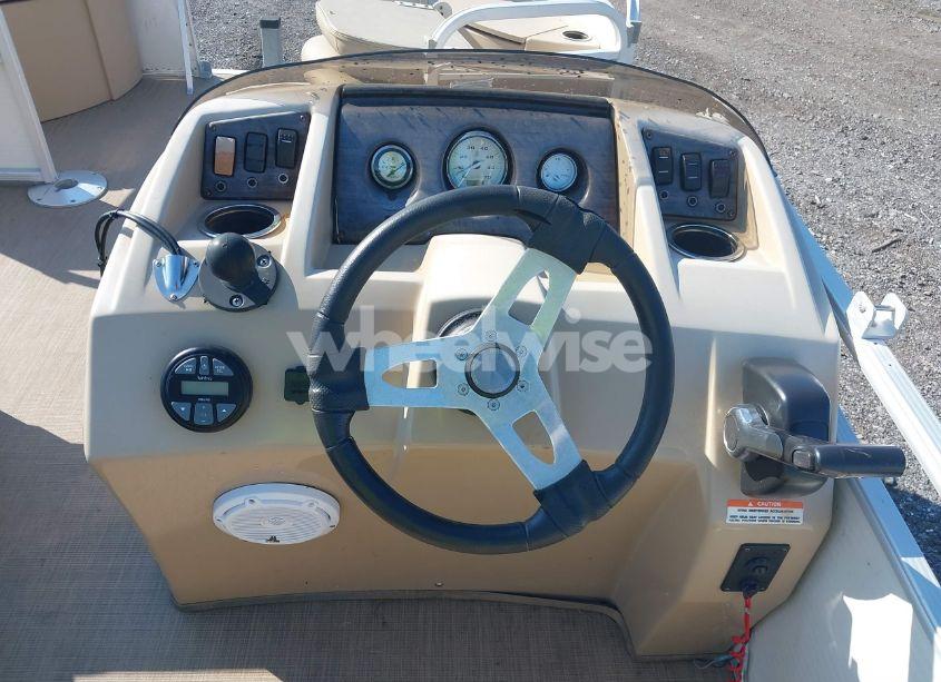 Photo 7 of 2018 Bennington Other (VIN ETWE8620F718)