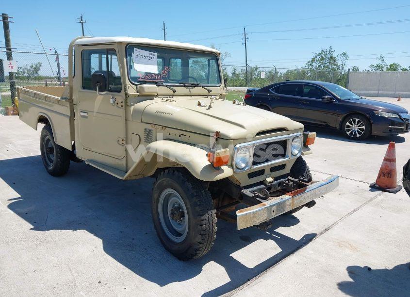 1983 Toyota Pickup (VIN FJ45344589) main photo