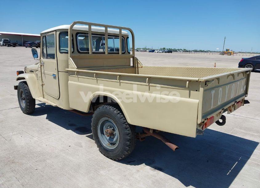 Photo 3 of 1983 Toyota Pickup (VIN FJ45344589)