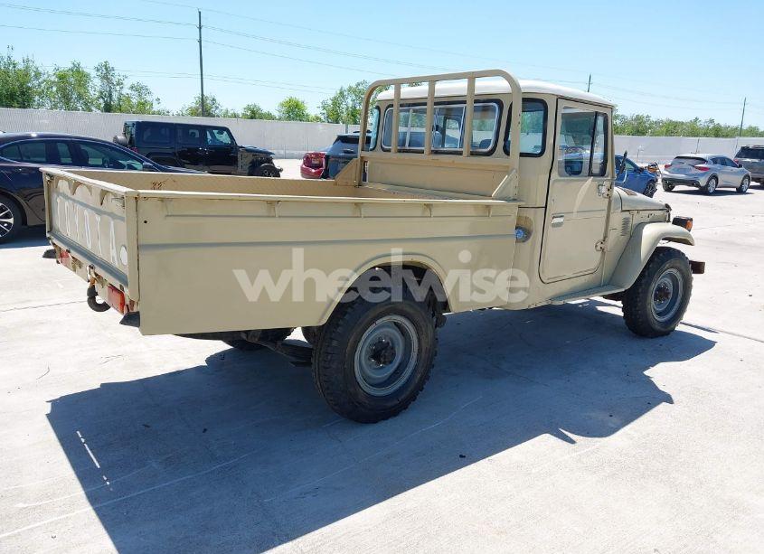 Photo 4 of 1983 Toyota Pickup (VIN FJ45344589)