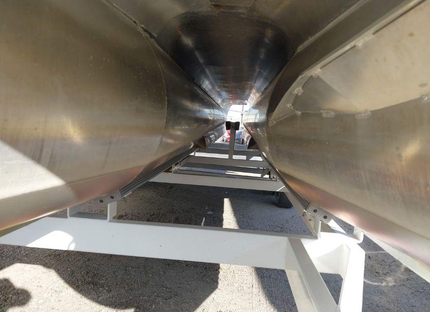 Photo 10 of 2019 Southbay Boat & TRAILER (VIN FRU42696J819)