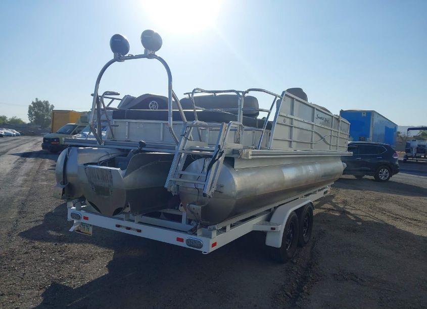 Photo 4 of 2019 Southbay Boat & TRAILER (VIN FRU42696J819)