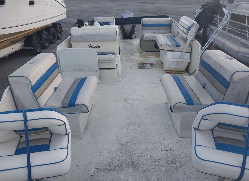 Photo 8 of 2005 Pontoon Other N/A (VIN FVP5086BJ405)