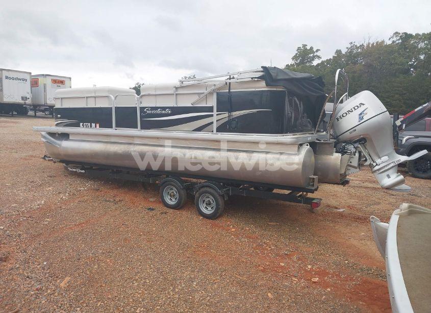 Photo 3 of 2012 Godfrey Sweetwater (VIN GDY2134TL112)