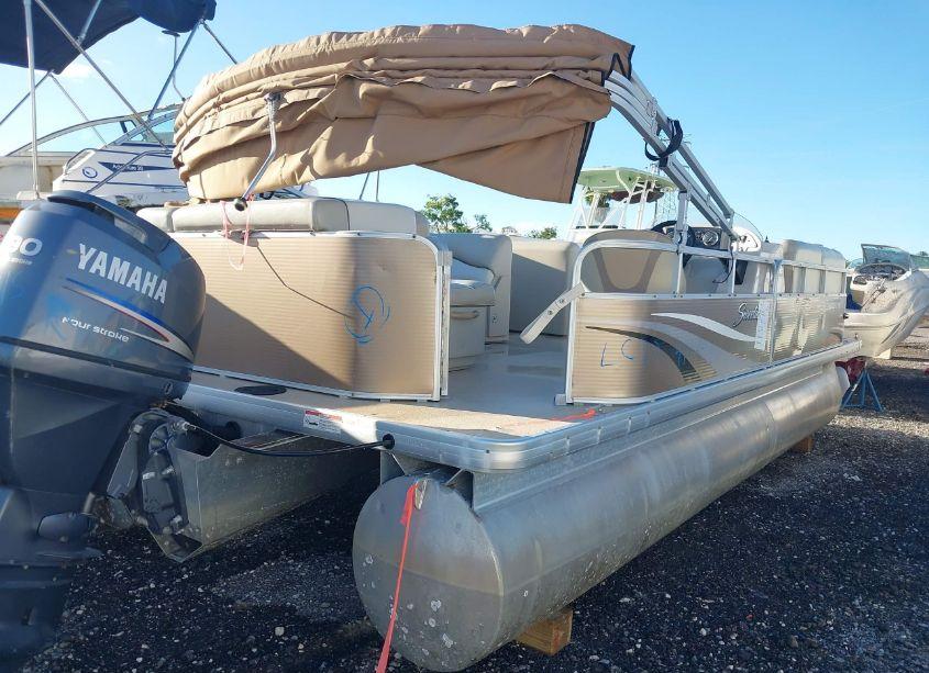 Photo 4 of 2012 Sweetwater Boat (VIN GDY2876TB212)