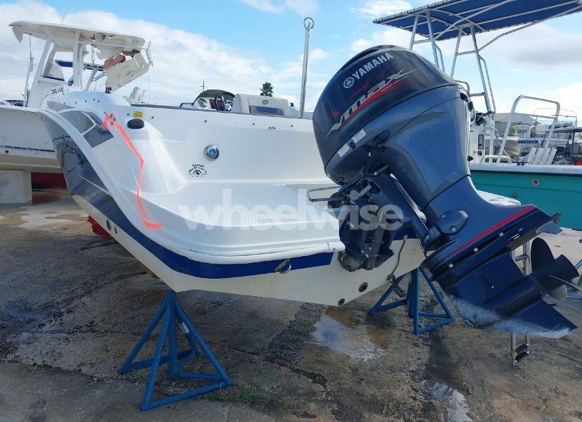 Photo 3 of 2022 Hurricane Boat (VIN GDY62588H122)