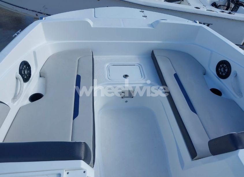 Photo 5 of 2022 Hurricane Boat (VIN GDY62588H122)